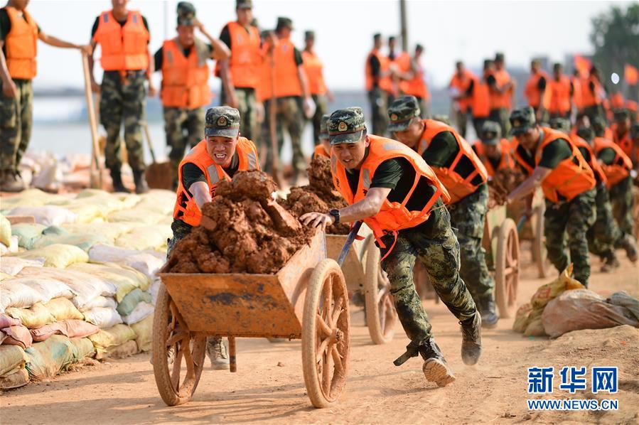 （新華全媒頭條&middot;圖文互動）（11）百萬群眾大轉(zhuǎn)移&mdash;&mdash;抗洪搶險救援直擊