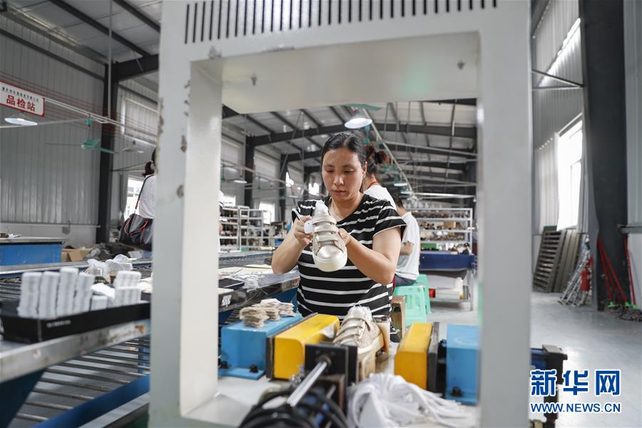 （落實(shí)&ldquo;六穩(wěn)&rdquo;&ldquo;六保&rdquo;一線見聞&middot;圖文互動）（2）&ldquo;不讓一名貧困勞動力失業(yè)！&rdquo;&mdash;&mdash;三峽庫區(qū)穩(wěn)就業(yè)見聞