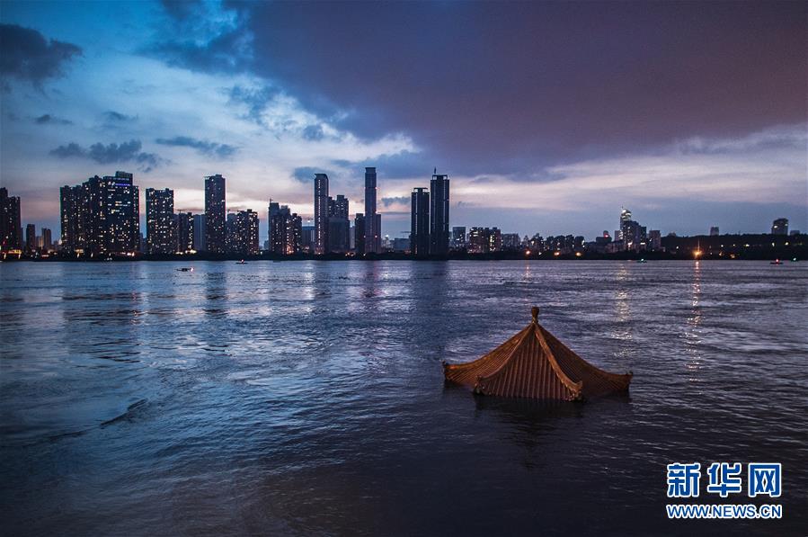 （在習(xí)近平新時代中國特色社會主義思想指引下&mdash;&mdash;新時代新作為新篇章&middot;習(xí)近平總書記關(guān)切事&middot;圖文互動）（1）戰(zhàn)疫魔,斗洪魔&mdash;&mdash;湖北全力應(yīng)對防疫、防汛疊加&ldquo;雙考&rdquo;