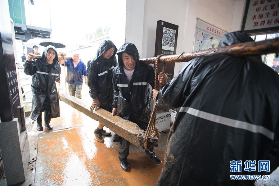（在習(xí)近平新時代中國特色社會主義思想指引下&mdash;&mdash;新時代新作為新篇章&middot;習(xí)近平總書記關(guān)切事&middot;圖文互動）（4）戰(zhàn)疫魔,斗洪魔&mdash;&mdash;湖北全力應(yīng)對防疫、防汛疊加&ldquo;雙考&rdquo;