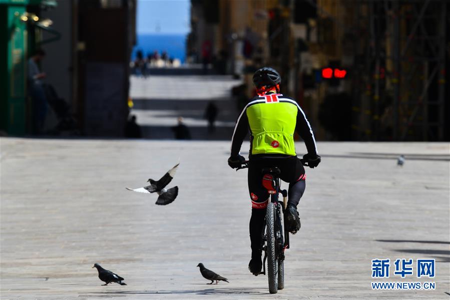 (國際·圖文互動(dòng))(18)特稿:穿越寒暑 無問西東——寫在新冠疫情構(gòu)成“國際關(guān)注的突發(fā)公共衛(wèi)生事件”半年之際