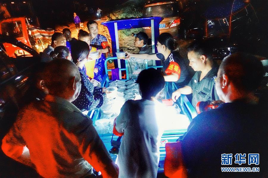 (新華全媒頭條·圖文互動(dòng))(15)筑起共御水患的鋼鐵長(zhǎng)堤——戰(zhàn)洪一線的“干群關(guān)系新答卷”