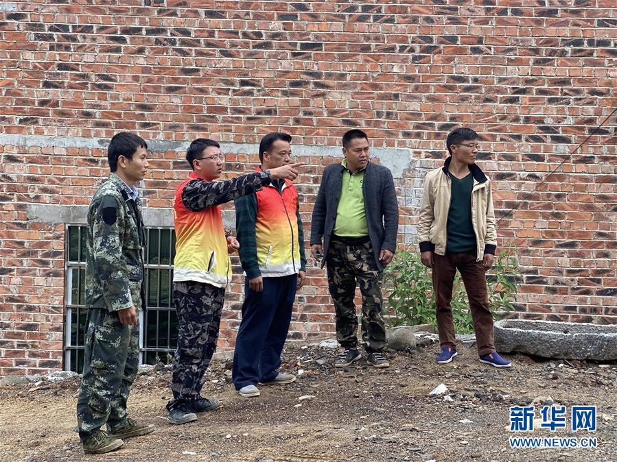 （在習(xí)近平新時(shí)代中國(guó)特色社會(huì)主義思想指引下&mdash;&mdash;新時(shí)代新作為新篇章&middot;習(xí)近平總書(shū)記關(guān)切事&middot;圖文互動(dòng)）（5）青春做伴，西部放歌&mdash;&mdash;走近扎根西部建設(shè)邊疆的大學(xué)生們