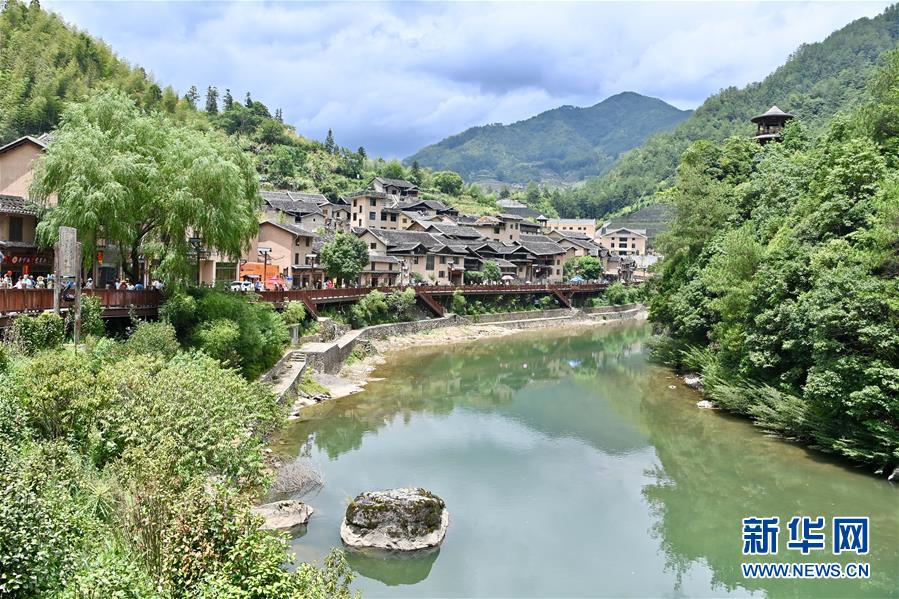 (新華全媒頭條·走向我們的小康生活·圖文互動(dòng))(1)弱鳥(niǎo)先飛今翱翔——閩東寧德振興啟示錄