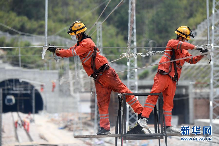 (新華全媒頭條·走向我們的小康生活·圖文互動(dòng))(4)弱鳥(niǎo)先飛今翱翔——閩東寧德振興啟示錄