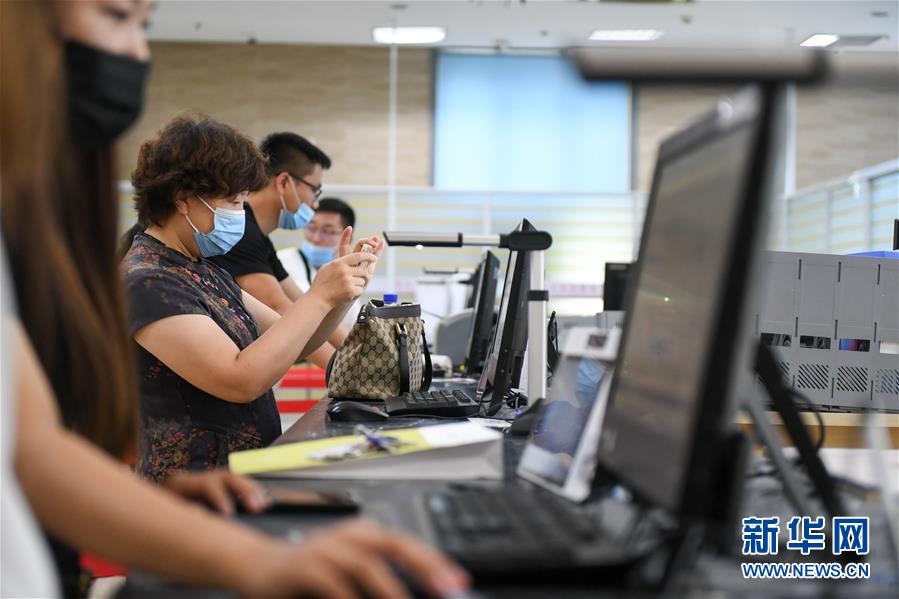 （在習(xí)近平新時(shí)代中國(guó)特色社會(huì)主義思想指引下&mdash;&mdash;新時(shí)代新作為新篇章&middot;習(xí)近平總書記關(guān)切事&middot;圖文互動(dòng)）（9）激發(fā)每個(gè)經(jīng)濟(jì)&ldquo;細(xì)胞&rdquo;的活力&mdash;&mdash;千方百計(jì)把市場(chǎng)主體保護(hù)好