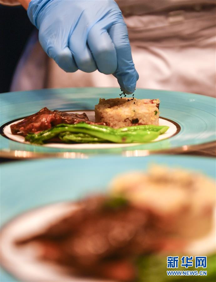 （在習(xí)近平新時代中國特色社會主義思想指引下&mdash;&mdash;新時代新作為新篇章&middot;習(xí)近平總書記關(guān)切事&middot;圖文互動）（5）珍惜盤中餐，狠剎浪費(fèi)風(fēng)&mdash;&mdash;各地積極行動堅決制止餐飲浪費(fèi)