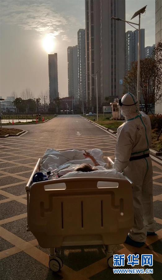 （新華全媒頭條&middot;圖文互動）（8）以仁心仁術造福人民&mdash;&mdash;寫在第三個中國醫(yī)師節(jié)之際