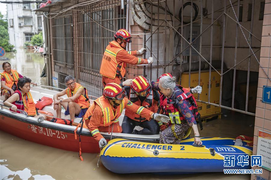 （防汛抗洪&middot;圖文互動）（11）筑起防大汛的堅(jiān)強(qiáng)防線&mdash;&mdash;重慶防御長江、嘉陵江過境洪峰現(xiàn)場記錄