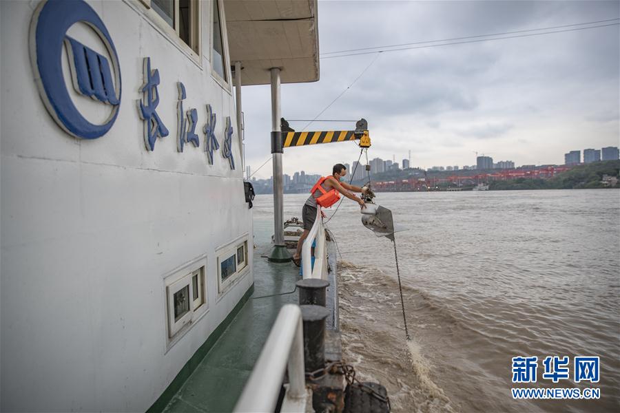 （防汛抗洪&middot;圖文互動）（6）筑起防大汛的堅(jiān)強(qiáng)防線&mdash;&mdash;重慶防御長江、嘉陵江過境洪峰現(xiàn)場記錄