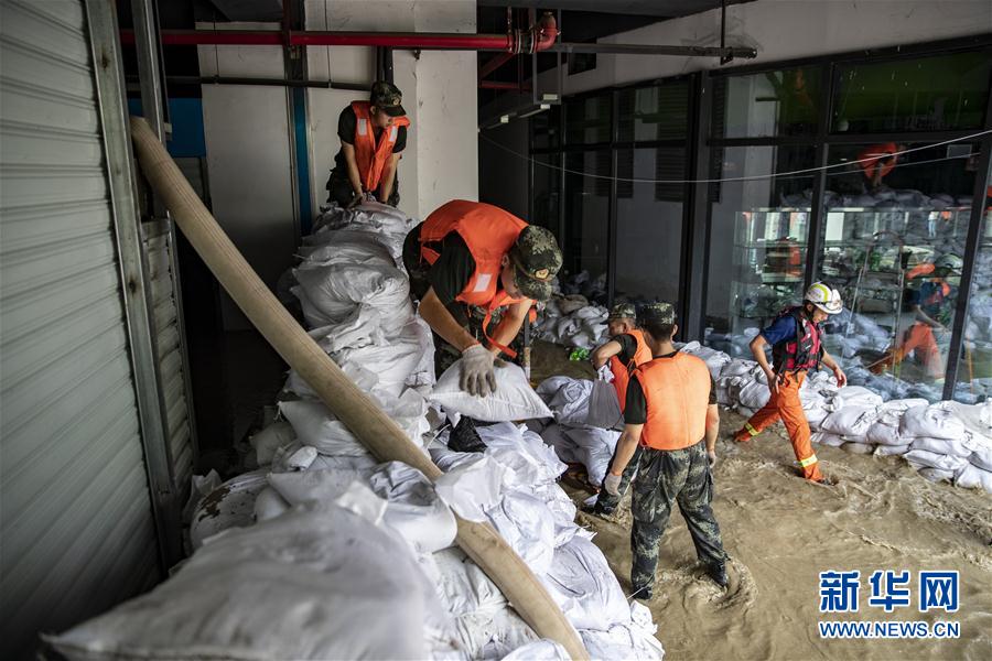 （防汛抗洪&middot;圖文互動）（7）筑起防大汛的堅(jiān)強(qiáng)防線&mdash;&mdash;重慶防御長江、嘉陵江過境洪峰現(xiàn)場記錄