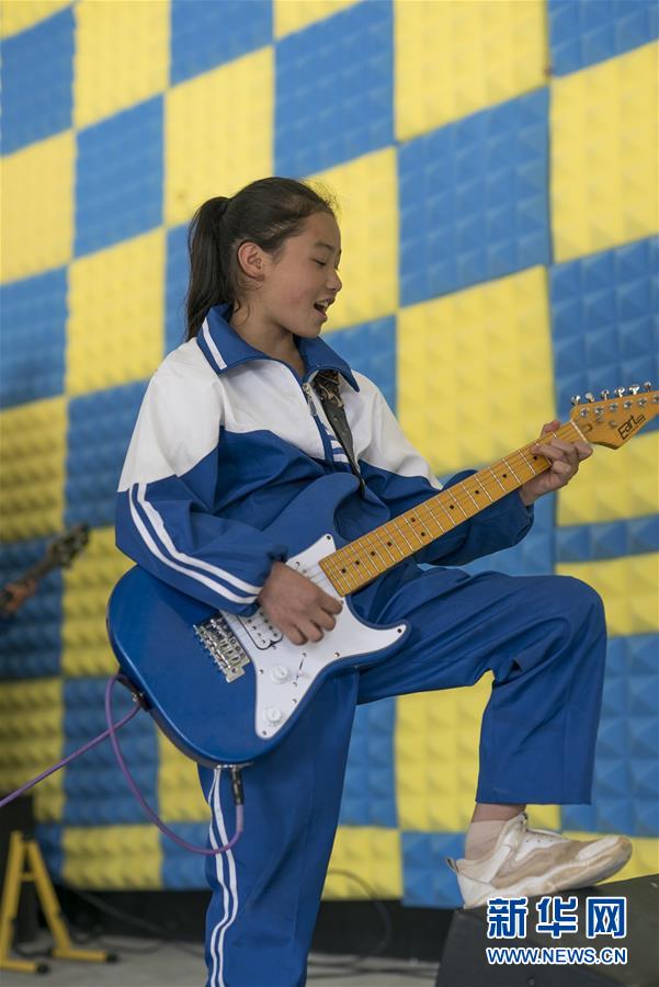 (特別的暑期生活·圖文互動(dòng))(1)聆聽“云端”校園的搖滾夢(mèng)——貴州“海拔最高”村小暑期見聞