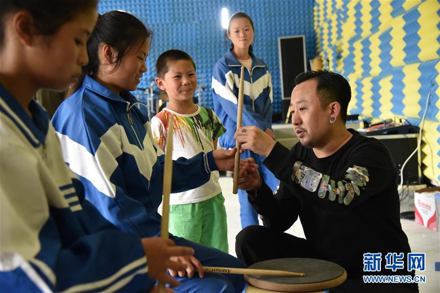 (特別的暑期生活·圖文互動(dòng))(4)聆聽“云端”校園的搖滾夢(mèng)——貴州“海拔最高”村小暑期見聞