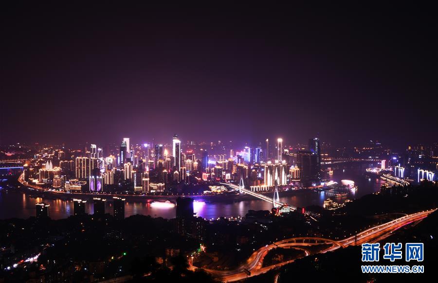 （新華全媒頭條&middot;走向我們的小康生活&middot;圖文互動）（2）大城大鄉(xiāng)的&ldquo;幸福協(xié)奏曲&rdquo;&mdash;&mdash;重慶推動高質(zhì)量發(fā)展創(chuàng)造高品質(zhì)生活紀事