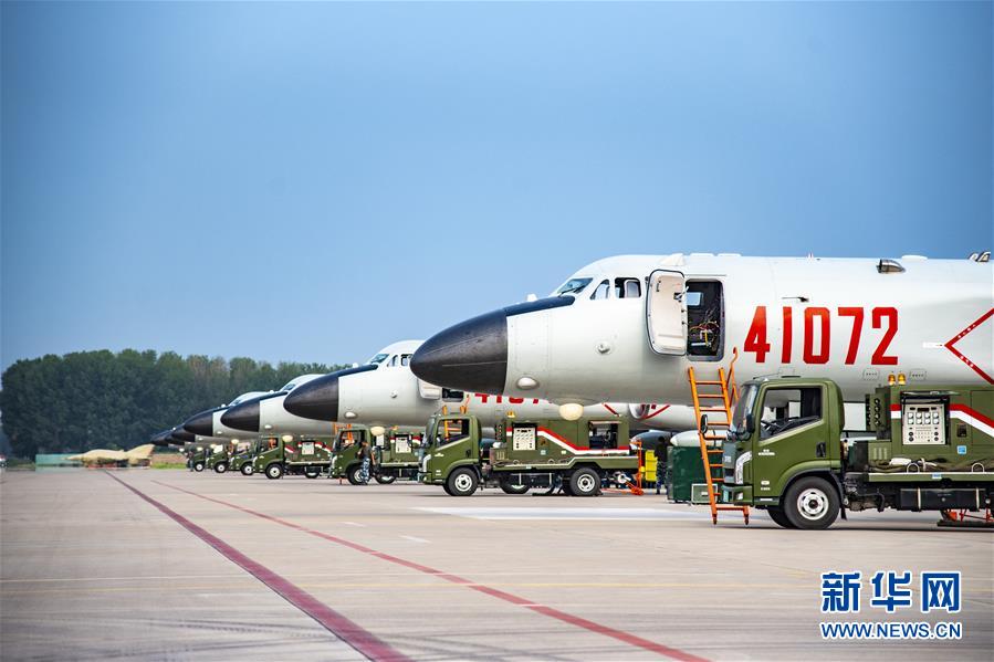 （在習(xí)近平強軍思想指引下&middot;我們在戰(zhàn)位報告&middot;圖文互動）（1）雷霆&ldquo;戰(zhàn)神&rdquo;向戰(zhàn)而飛&mdash;&mdash;空軍航空兵某師牢記囑托備戰(zhàn)打仗記事