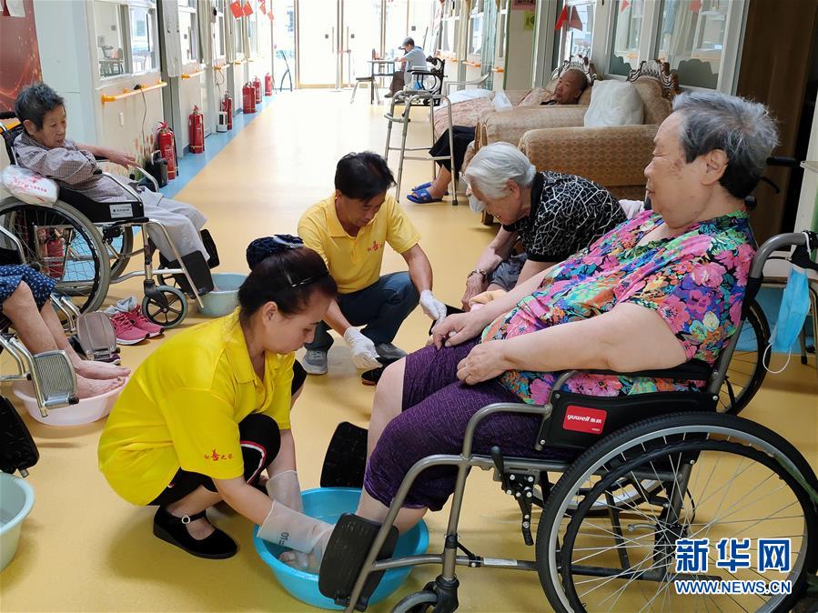 （走向我們的小康生活&middot;圖文互動(dòng)）（3）北京&ldquo;老有所養(yǎng)&rdquo;的床邊、身邊、周邊事