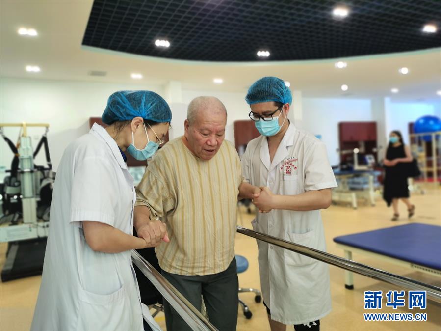 （走向我們的小康生活&middot;圖文互動(dòng)）（1）從&ldquo;老三送&rdquo;到&ldquo;新三送&rdquo;&mdash;&mdash;天津呵護(hù)&ldquo;最美夕陽紅&rdquo;