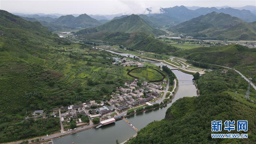 （新華全媒頭條&middot;走向我們的小康生活&middot;圖文互動(dòng)）（5）長城腳下，小康村串成&ldquo;珍珠鏈&rdquo;
