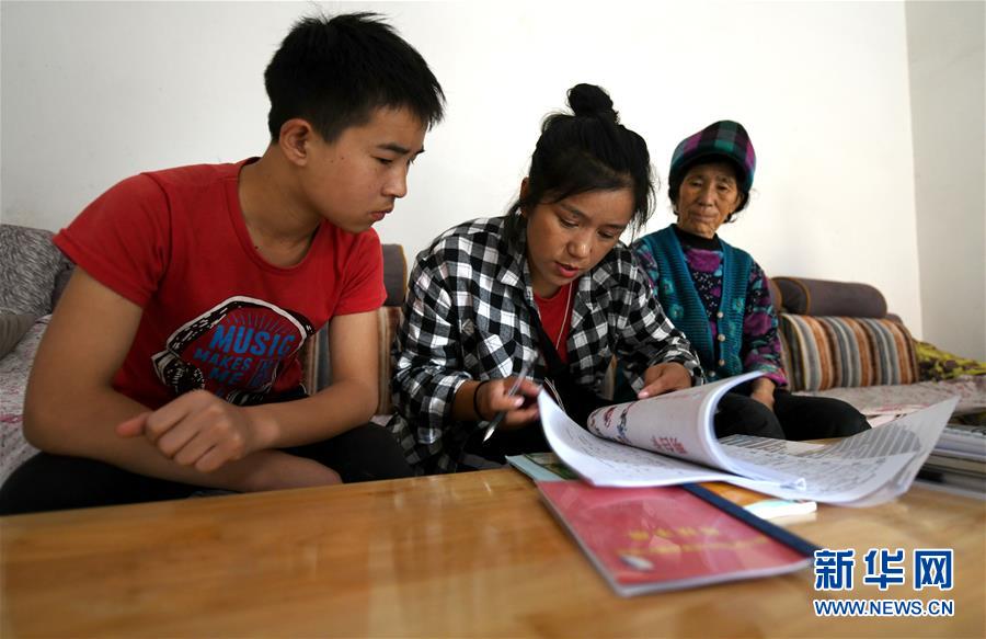 （熱點鮮報&middot;圖文互動）（6）為了大涼山的下一代，她奔赴在助學路上