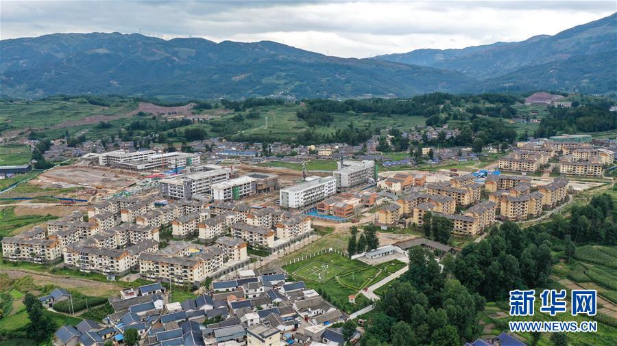 （新華全媒頭條&middot;決戰(zhàn)決勝脫貧攻堅(jiān)&middot;督戰(zhàn)未摘帽貧困縣&middot;圖文互動）（7）苦蕎花開大涼山&mdash;&mdash;四川7個(gè)未摘帽縣脫貧攻堅(jiān)一線觀察