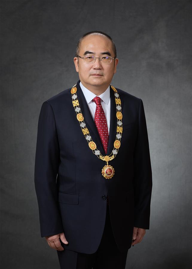 (新華網(wǎng))“人民英雄”國(guó)家榮譽(yù)稱號(hào)獲得者——張定宇