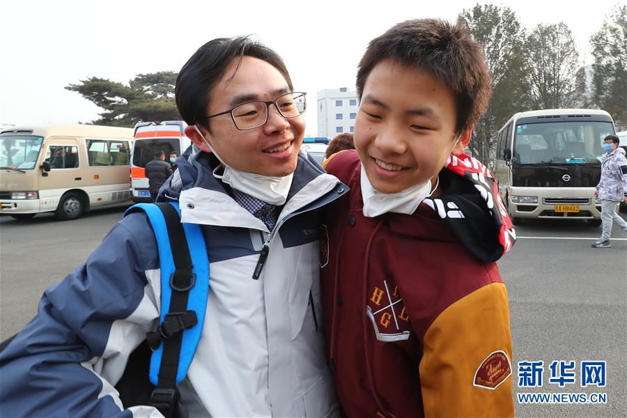 （抗疫一線醫(yī)務人員英雄群體&middot;圖文互動）（5）你的名字，我們的希望&mdash;&mdash;記國家援鄂抗疫醫(yī)療隊