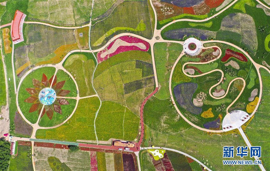 （新華全媒頭條&middot;走向我們的小康生活&middot;圖文互動(dòng)）（2）黑土地上是我家&mdash;&mdash;在吉林，一瞥中國(guó)東北鄉(xiāng)村美麗未來(lái)