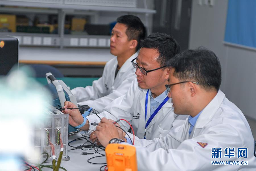 （在習(xí)近平新時(shí)代中國(guó)特色社會(huì)主義思想指引下&mdash;&mdash;新時(shí)代新作為新篇章&middot;習(xí)近平總書記關(guān)切事&middot;圖文互動(dòng)）（2）終不悔為國(guó)為民，攀高峰只爭(zhēng)朝夕&mdash;&mdash;來(lái)自科學(xué)家們的動(dòng)人故事