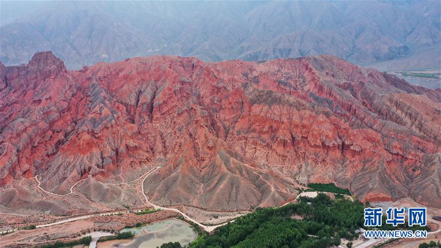 （新華全媒頭條&middot;走向我們的小康生活&middot;決戰(zhàn)決勝脫貧攻堅(jiān)&middot;圖文互動(dòng)）（7）高原上綻放的光芒&mdash;&mdash;來(lái)自青海攻克深度貧困堡壘的故事