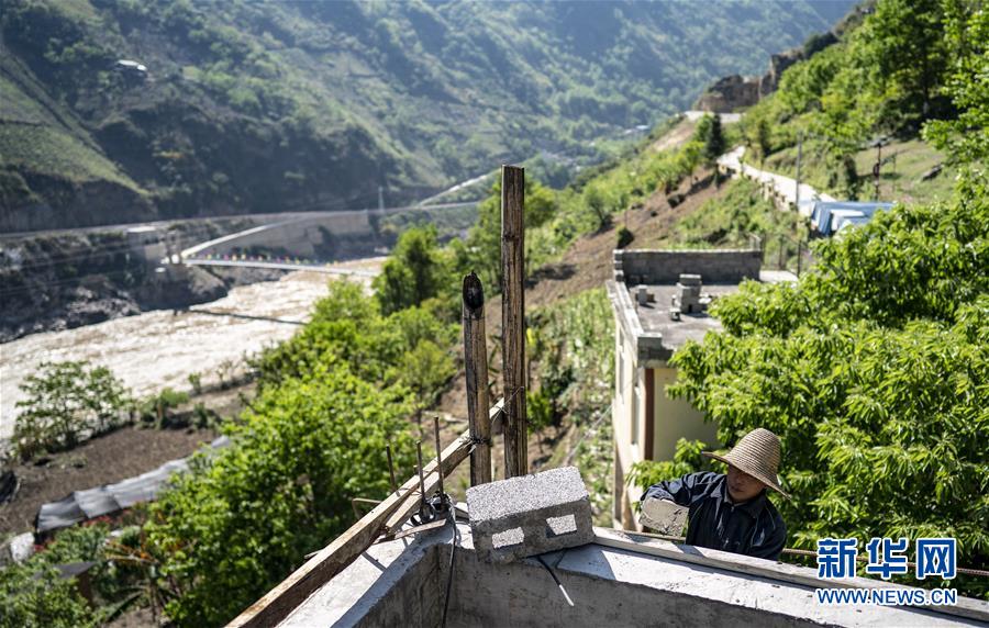 （新華全媒頭條&middot;決戰(zhàn)決勝脫貧攻堅&middot;督戰(zhàn)未摘帽貧困縣&middot;圖文互動）（12）脫貧的歌聲&mdash;&mdash;云南直過民族和人口較少民族共入新時代