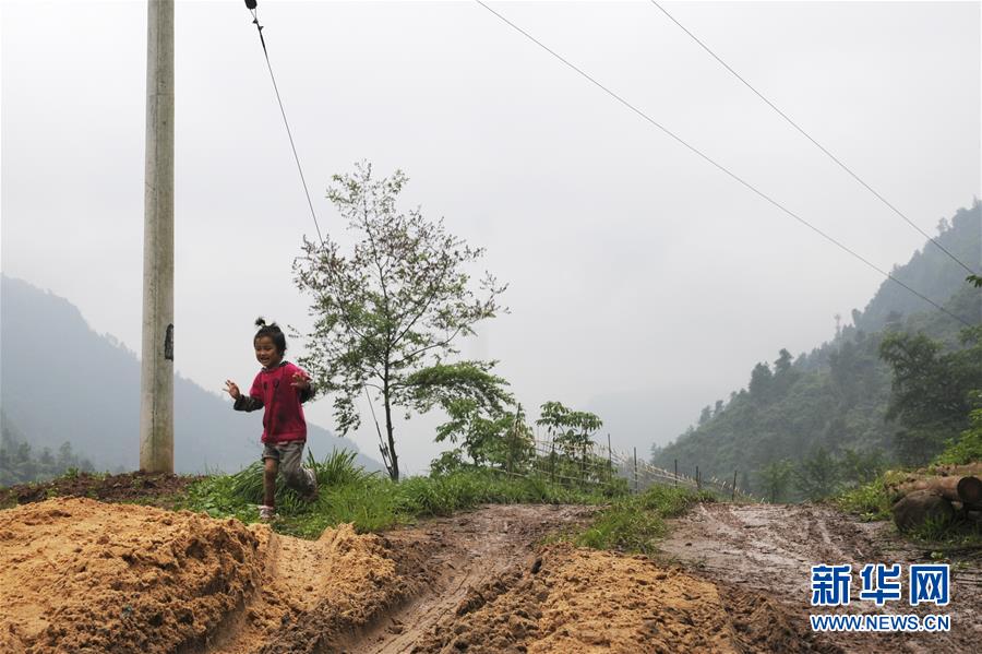 （集中連片特困地區(qū)貧困村調研行&middot;圖文互動）（2）脫貧路上&ldquo;跑&rdquo;出幸福生活&mdash;&mdash;重慶石柱土家族自治縣華溪村脫貧調查