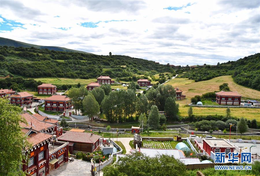 （新華全媒頭條&middot;圖文互動）（5）命運(yùn)的轉(zhuǎn)折&mdash;&mdash;寫在四川甘孜藏族自治州建州70年之際