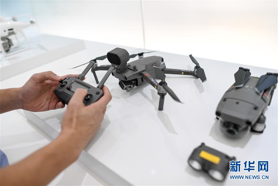 (在習(xí)近平新時(shí)代中國特色社會主義思想指引下——新時(shí)代新作為新篇章·習(xí)近平總書記關(guān)切事·圖文互動)(7)我家大門常打開——經(jīng)濟(jì)特區(qū)全方位對外開放故事