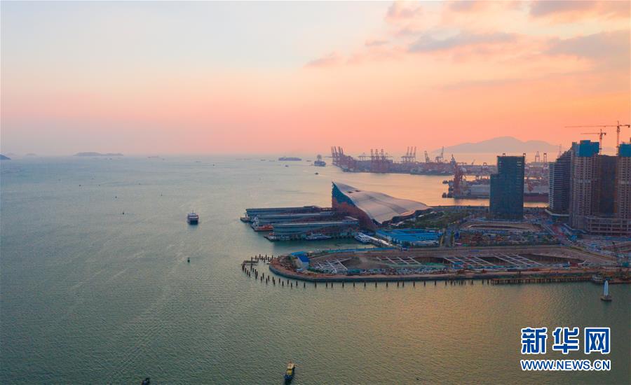 (在習(xí)近平新時(shí)代中國特色社會主義思想指引下——新時(shí)代新作為新篇章·習(xí)近平總書記關(guān)切事·圖文互動)(12)我家大門常打開——經(jīng)濟(jì)特區(qū)全方位對外開放故事