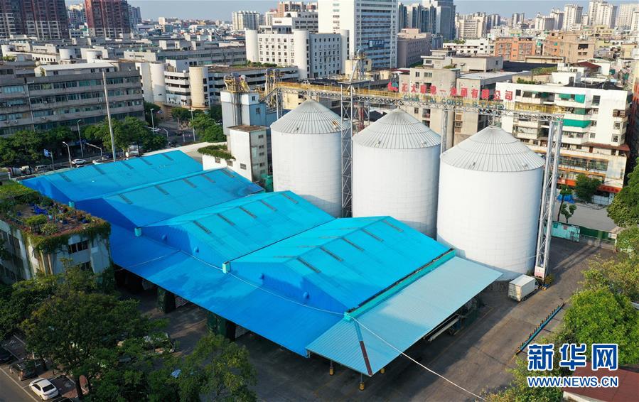 (在習(xí)近平新時(shí)代中國特色社會主義思想指引下——新時(shí)代新作為新篇章·習(xí)近平總書記關(guān)切事·圖文互動)(14)我家大門常打開——經(jīng)濟(jì)特區(qū)全方位對外開放故事