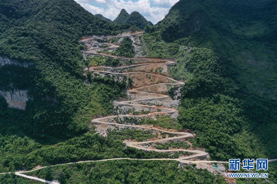 （新華全媒頭條&middot;圖文互動(dòng)）（10）&ldquo;石山王國(guó)&rdquo;筑路記