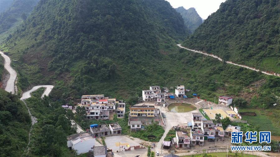 （新華全媒頭條&middot;圖文互動(dòng)）（1）木棉花開紅勝火&mdash;&mdash;廣西千里邊境線脫貧紀(jì)實(shí)