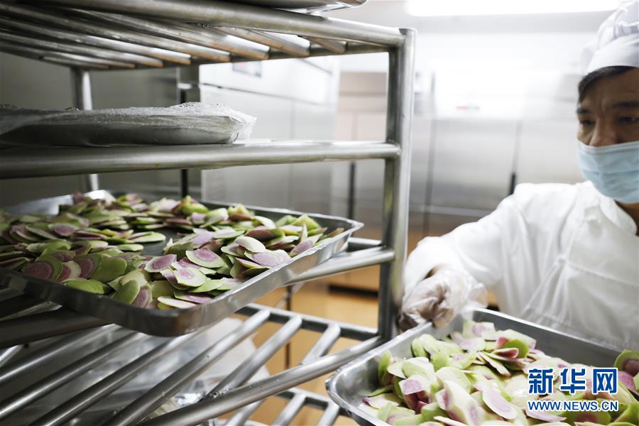 (時(shí)政)(11)黨的十九屆五中全會(huì)厲行節(jié)約反對(duì)餐飲浪費(fèi)見聞