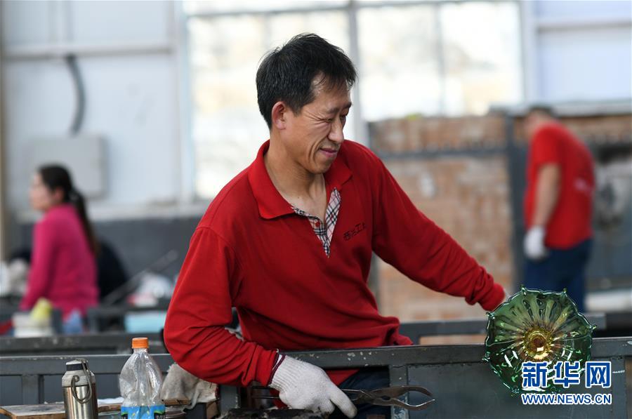 (新華全媒頭條·五中全會(huì)精神在基層·圖文互動(dòng))(5)贏向未來(lái)——來(lái)自齊魯大地上的學(xué)思踐行