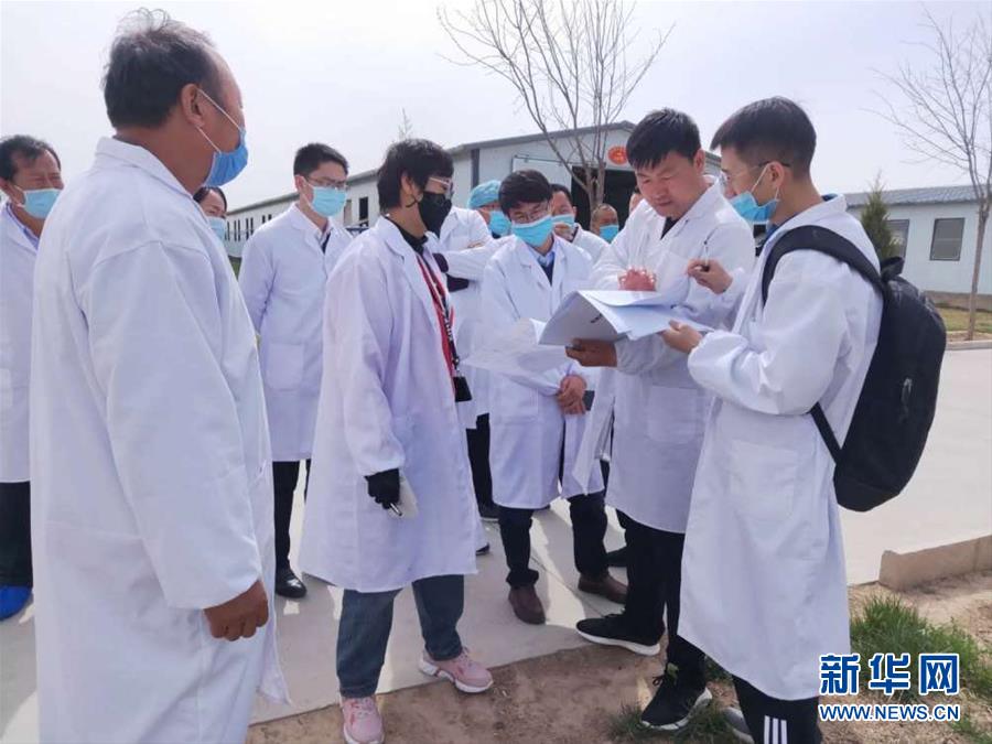 （青春的夢(mèng)想 青春的奮斗&middot;圖文互動(dòng)）（5）年輕，就要無悔擔(dān)當(dāng)&mdash;&mdash;青春在奉獻(xiàn)中閃光