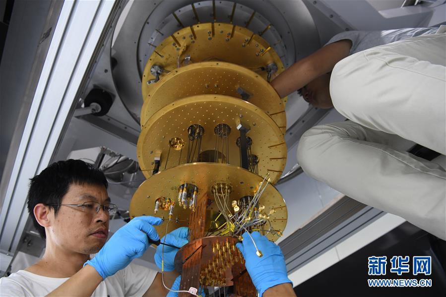 （青春的夢(mèng)想 青春的奮斗&middot;圖文互動(dòng)）（4）年輕，就要無悔擔(dān)當(dāng)&mdash;&mdash;青春在奉獻(xiàn)中閃光