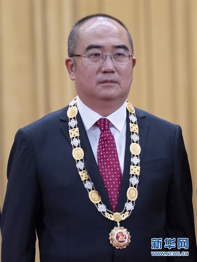 （抗疫先進(jìn)事跡&middot;圖文互動）（1）張定宇：疫情&ldquo;暴風(fēng)眼&rdquo;里，&ldquo;漸凍&rdquo;之軀與時(shí)間賽跑