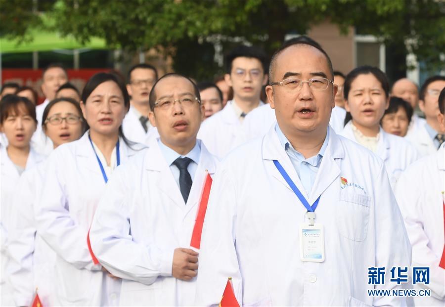 （抗疫先進(jìn)事跡&middot;圖文互動）（2）張定宇：疫情&ldquo;暴風(fēng)眼&rdquo;里，&ldquo;漸凍&rdquo;之軀與時(shí)間賽跑