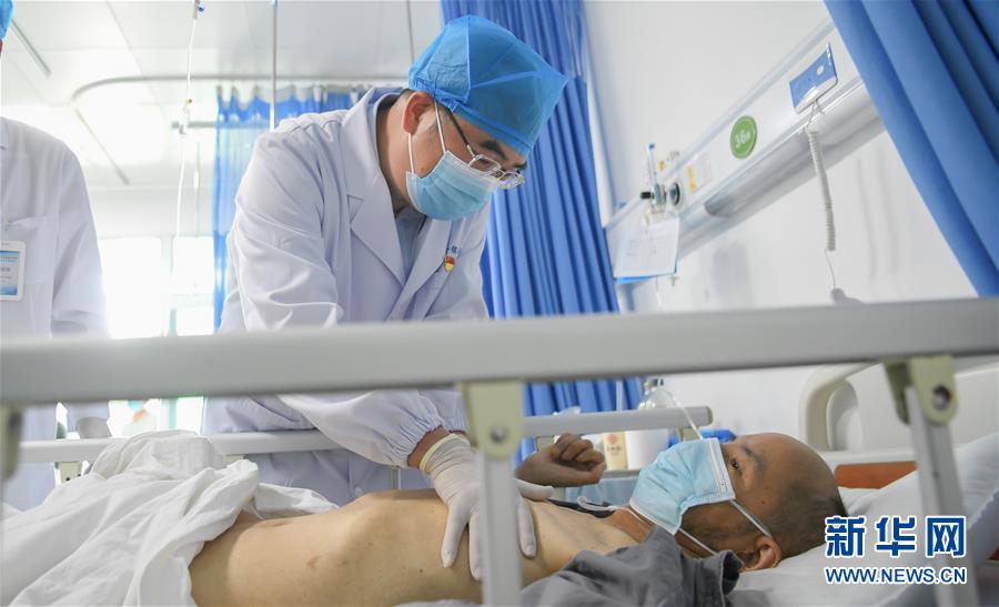 （抗疫先進(jìn)事跡&middot;圖文互動）（4）張定宇：疫情&ldquo;暴風(fēng)眼&rdquo;里，&ldquo;漸凍&rdquo;之軀與時(shí)間賽跑