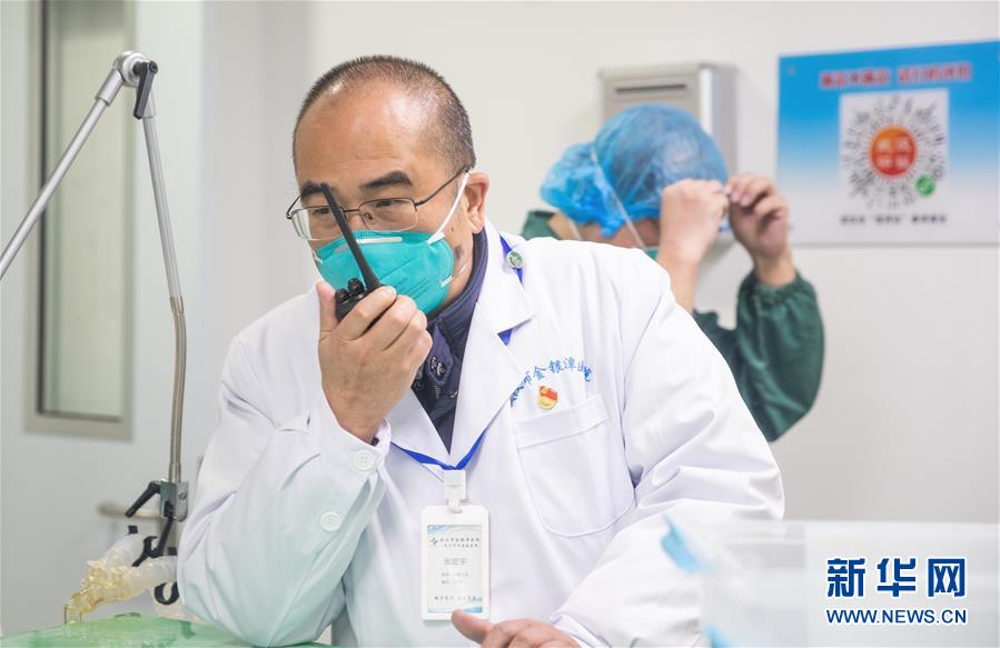 （抗疫先進(jìn)事跡&middot;圖文互動）（5）張定宇：疫情&ldquo;暴風(fēng)眼&rdquo;里，&ldquo;漸凍&rdquo;之軀與時(shí)間賽跑