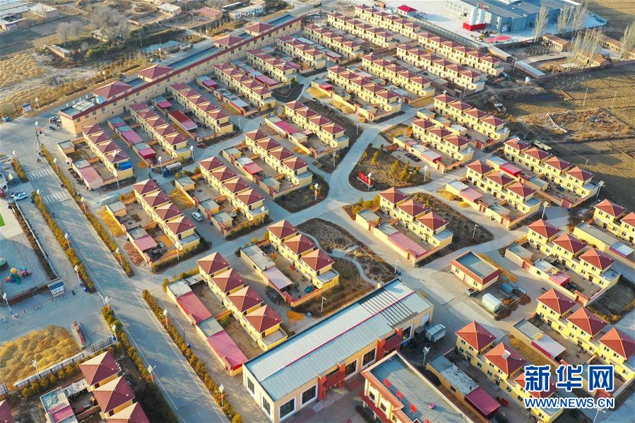 （全面建成小康社會(huì)&ldquo;百城千縣萬村調(diào)研行&rdquo;&middot;圖文互動(dòng)）（3）&ldquo;麻煩村&rdquo;變形記&mdash;&mdash;內(nèi)蒙古白青堯村的多彩生活