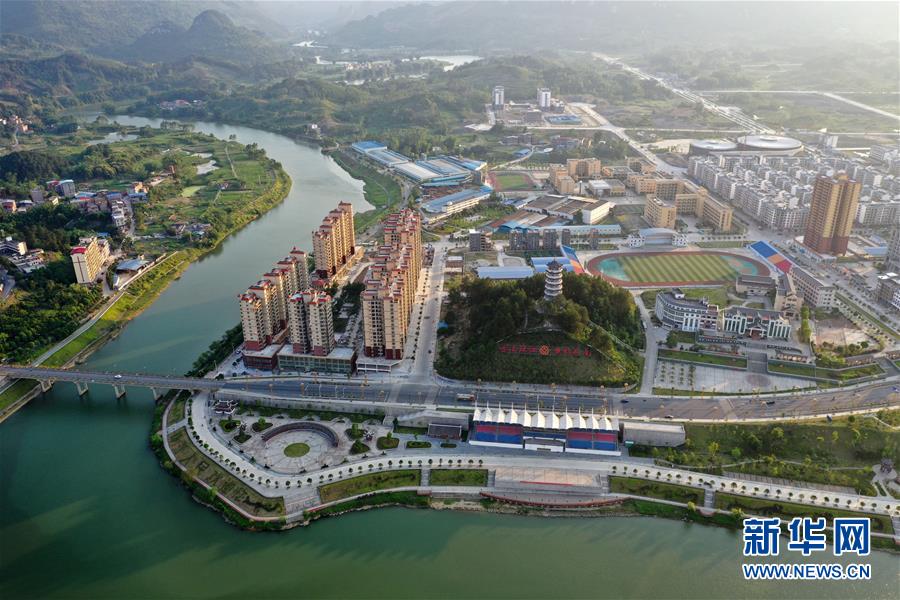 （新華全媒頭條&middot;兩會特別報道&middot;圖文互動）（2）齊心協(xié)力 砥礪奮進(jìn)&mdash;&mdash;2020年全國兩會凝聚起決戰(zhàn)決勝的強(qiáng)大力量