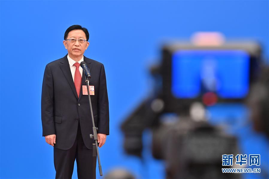 （兩會(huì)&middot;XHDW）（3）接受采訪(fǎng)