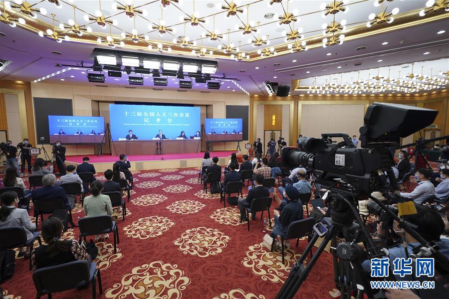 （兩會&middot;XHDW）（5）國務委員兼外交部長王毅回答中外記者提問