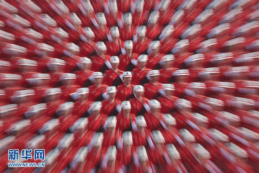 （國(guó)慶70周年&middot;慶祝大會(huì)）慶祝中華人民共和國(guó)成立70周年大會(huì)在京隆重舉行